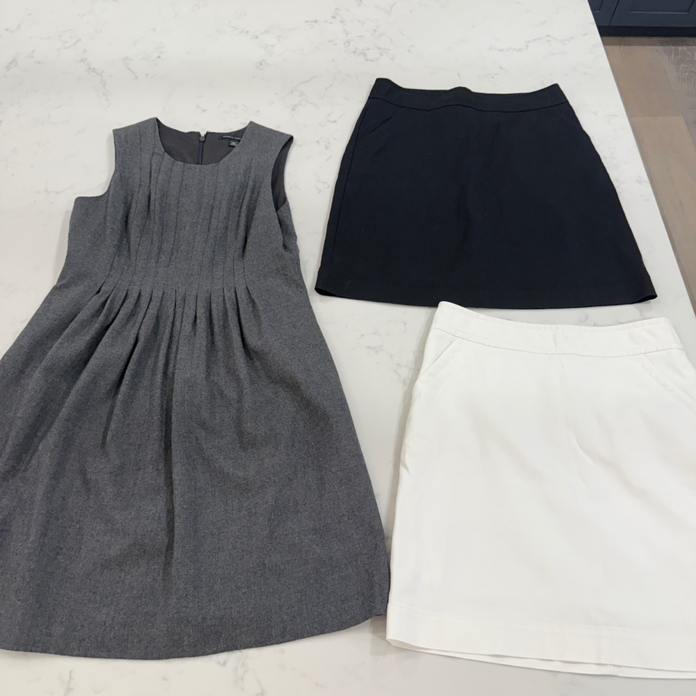 Banana Republic Size 4 Bundle